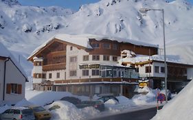 Gasthof Valluga St. Christoph Am Arlberg